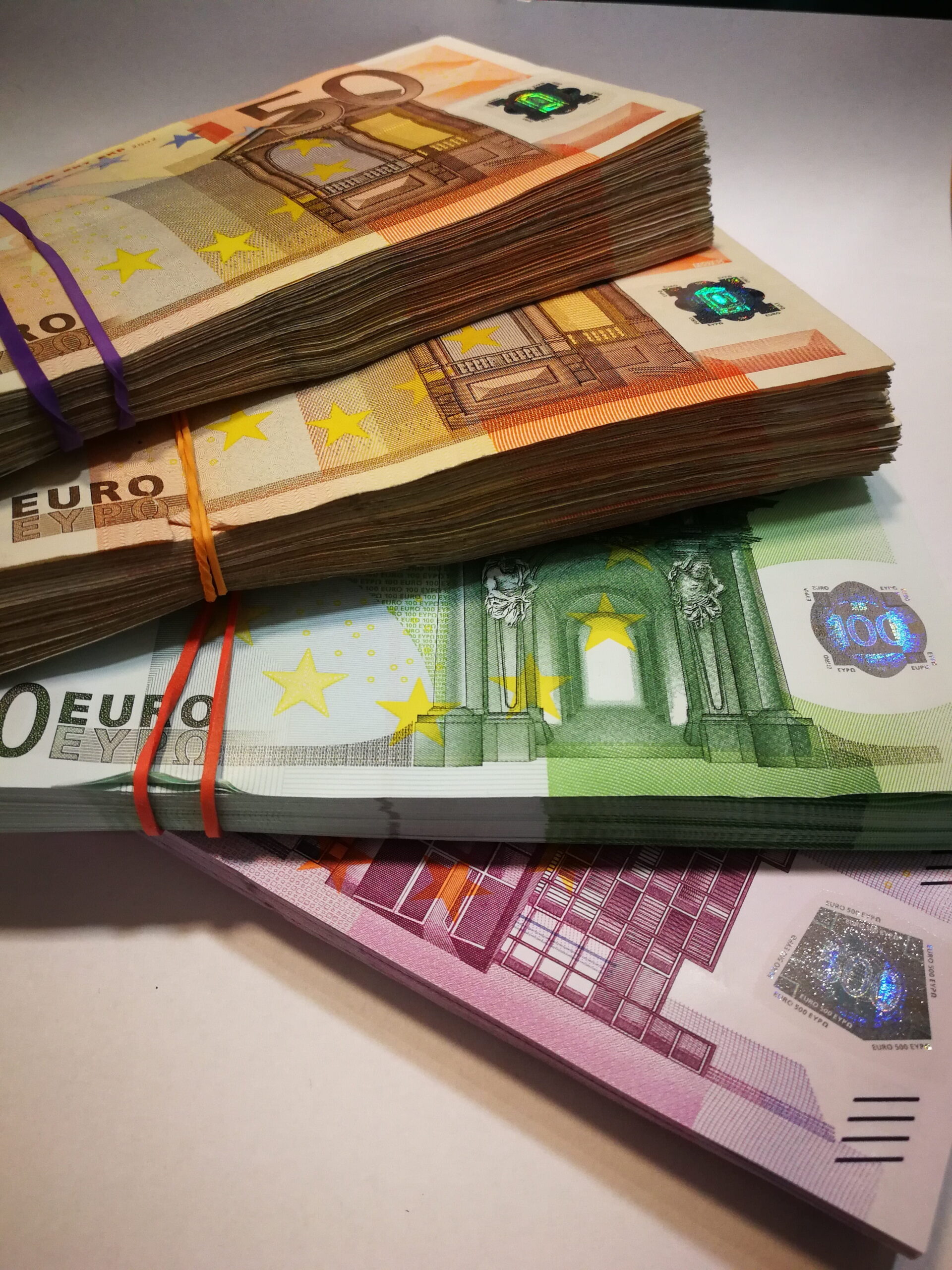 ottenere soldi dallo stato rapina di commercianti di bitcoin