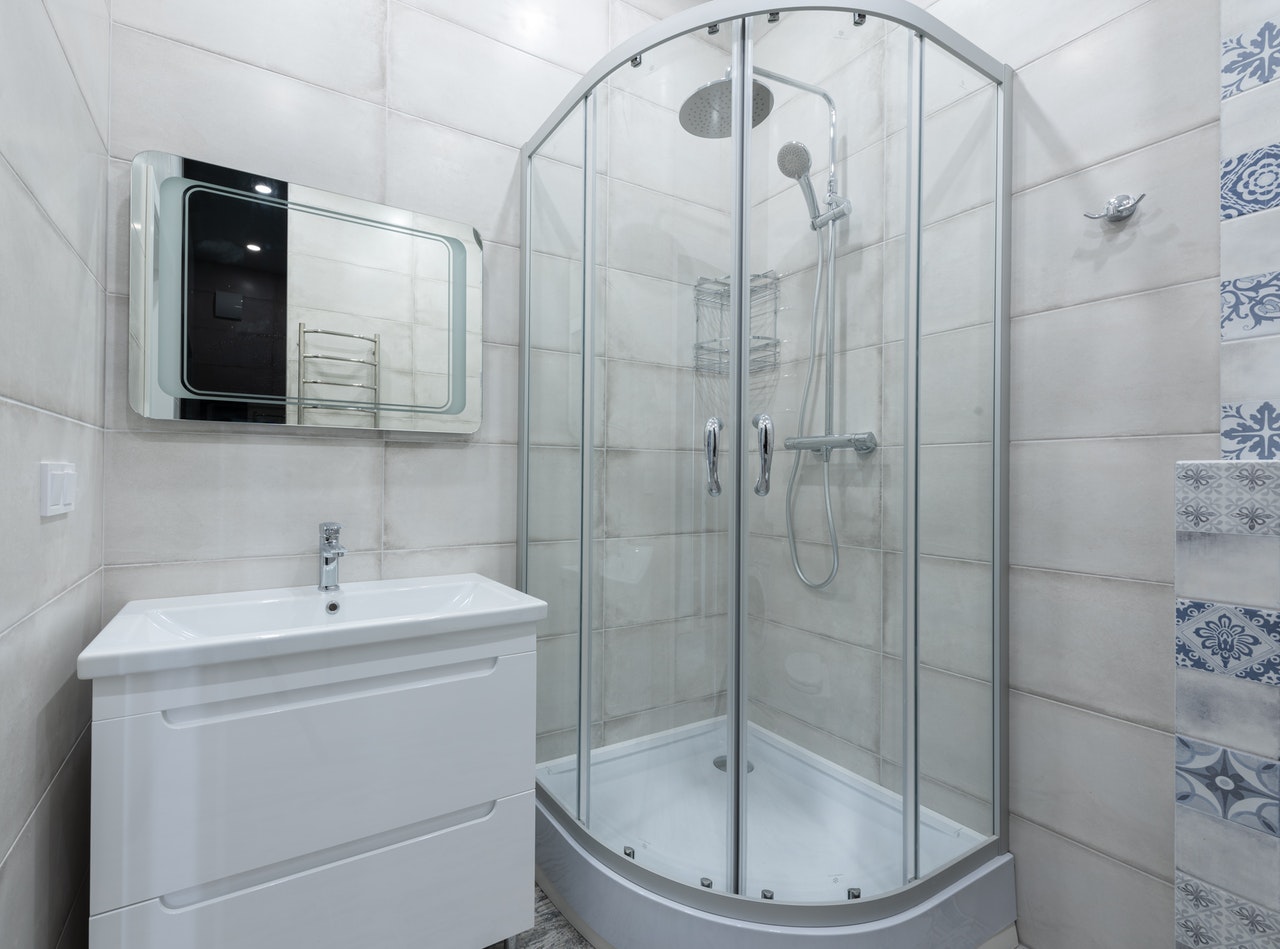 Todas las precauciones necesarias para evitar el moho y la humedad en la cabina de ducha y evitar riesgos para la salud.