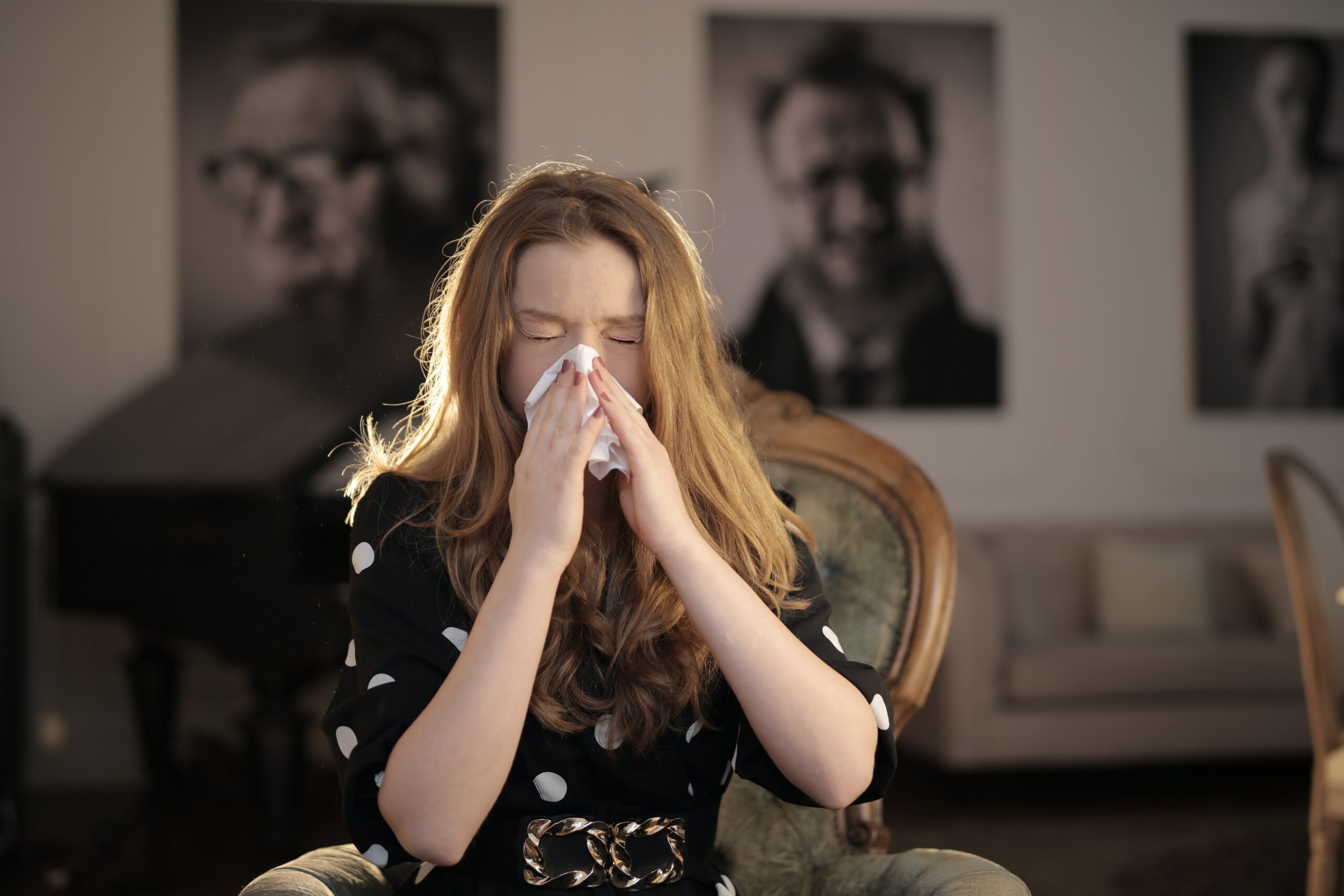 La secreción nasal después de comer puede ser un síntoma de esta condición que afecta las vías respiratorias.