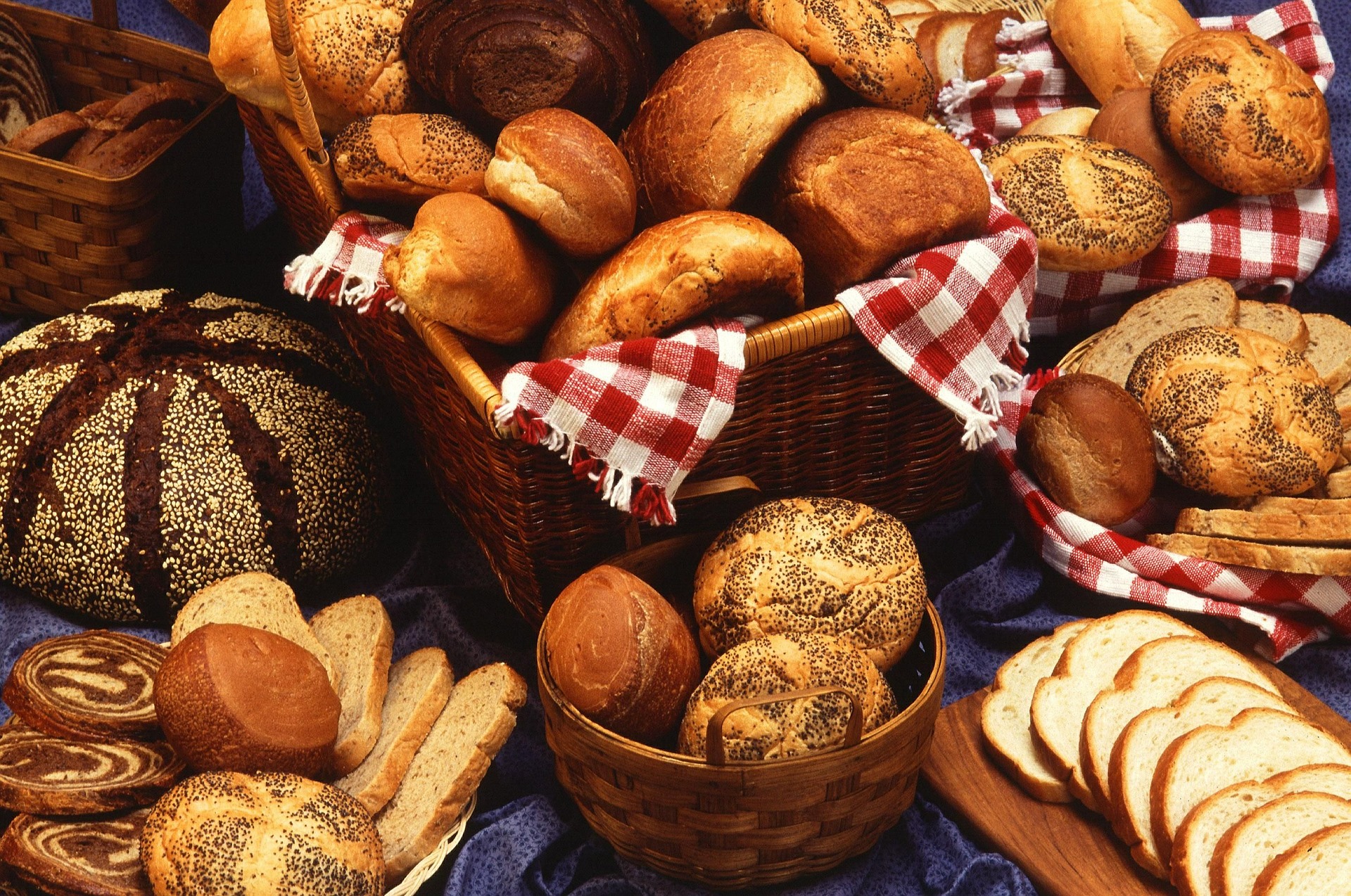 How Many Carbs Should You Eat Per Day According to Science