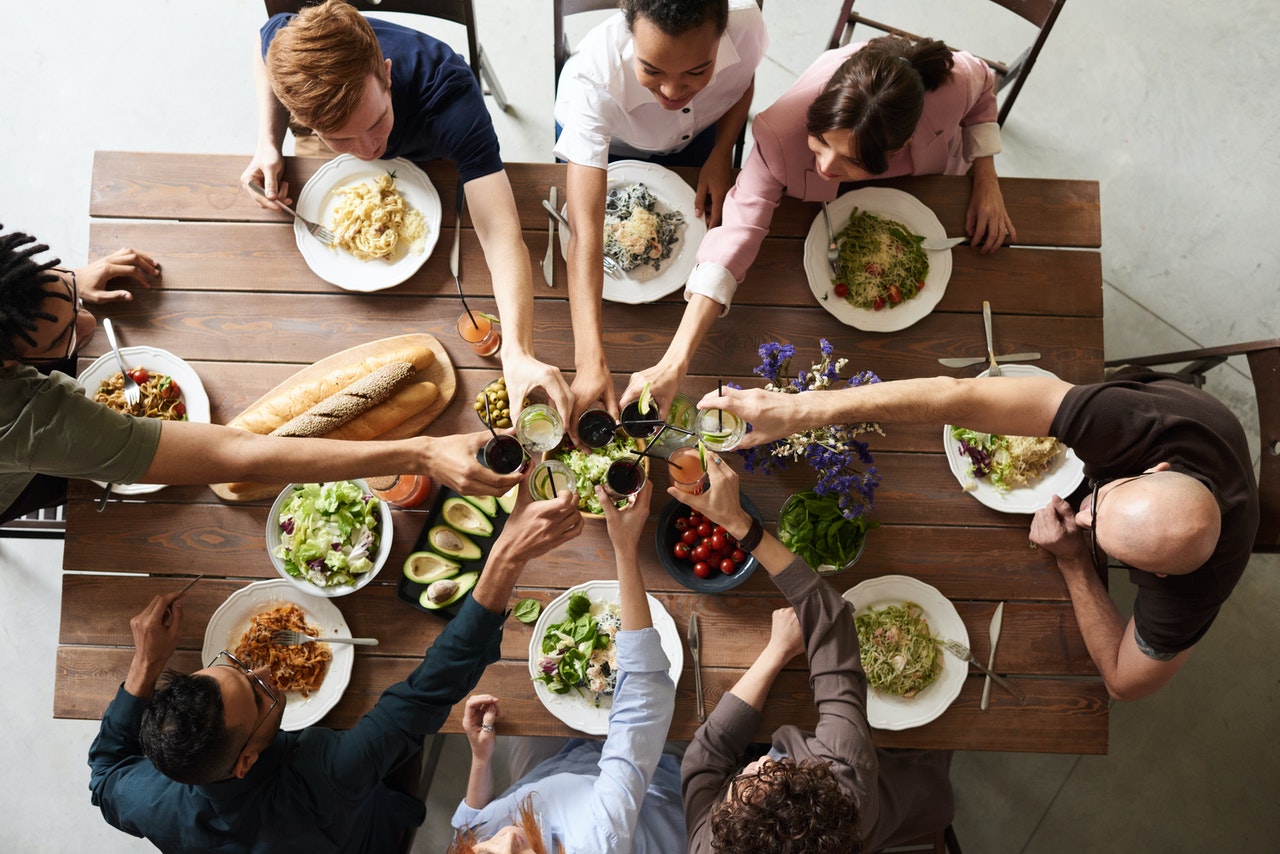 Tutti pensano che la pasta a cena faccia male alla salute e alla salute, ma come mangiarla e cosa dicono gli esperti