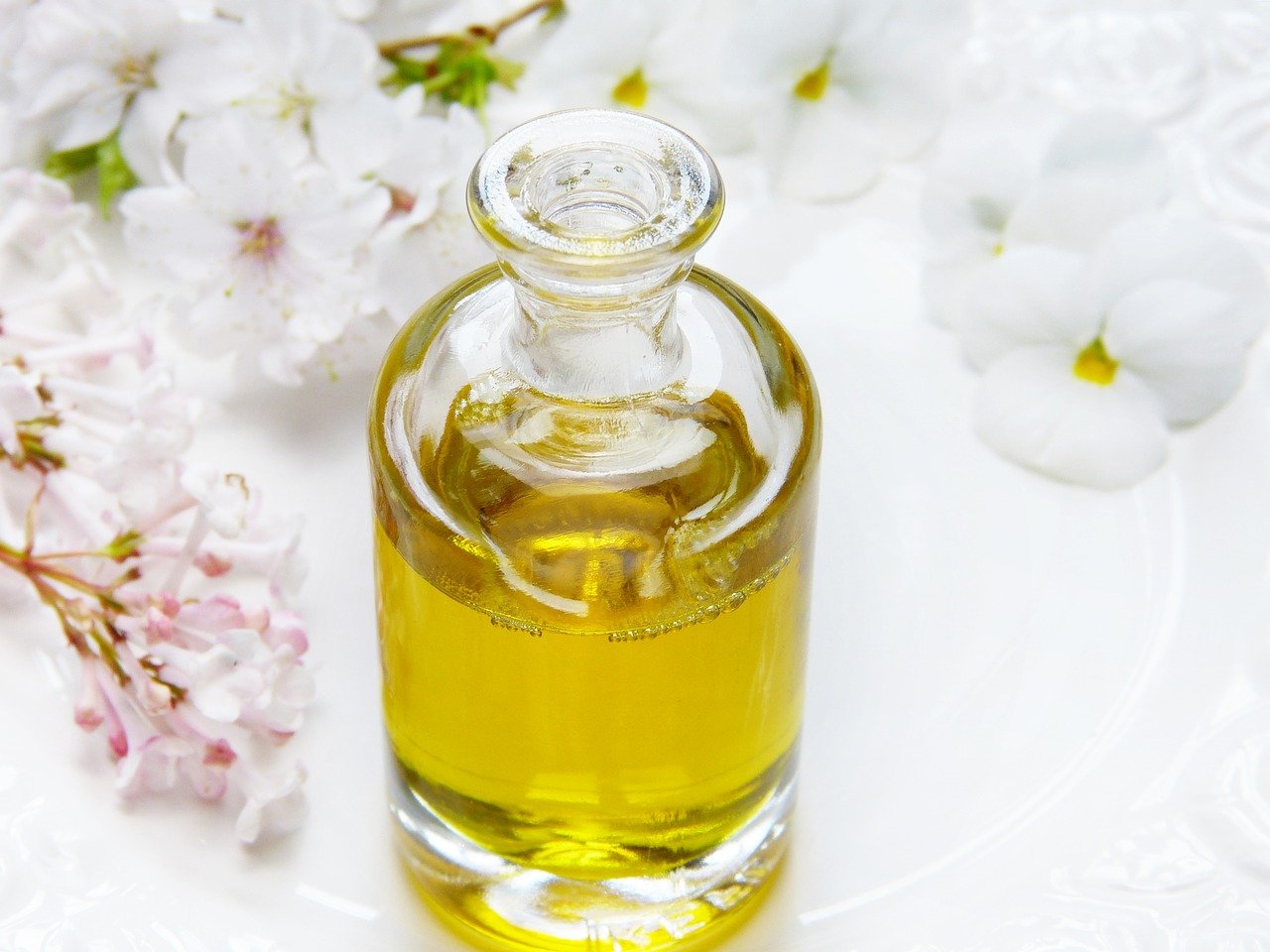 Basterà unire questi due ingredienti naturali per profumare la casa più  intensamente di candele e oli essenziali ma senza ammorbidente o bicarbonato  - Proiezioni di Borsa