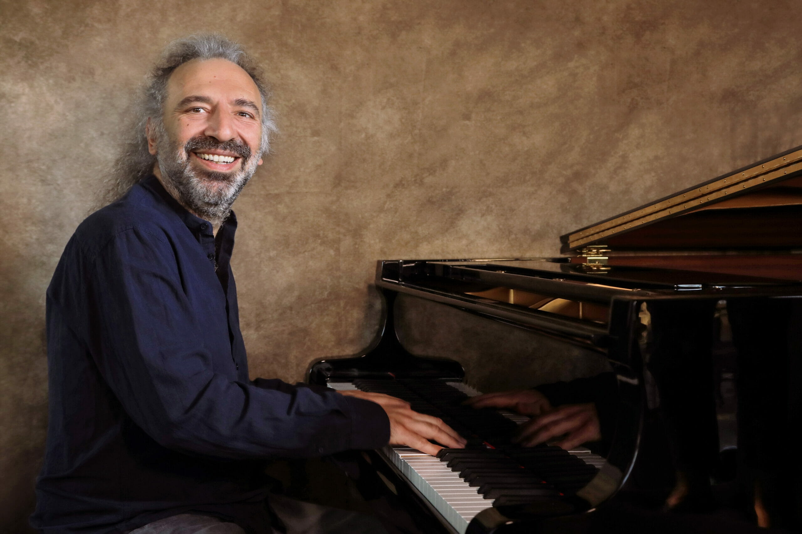 Quanto vale il pianoforte che utilizza Stefano Bollani per i suoi