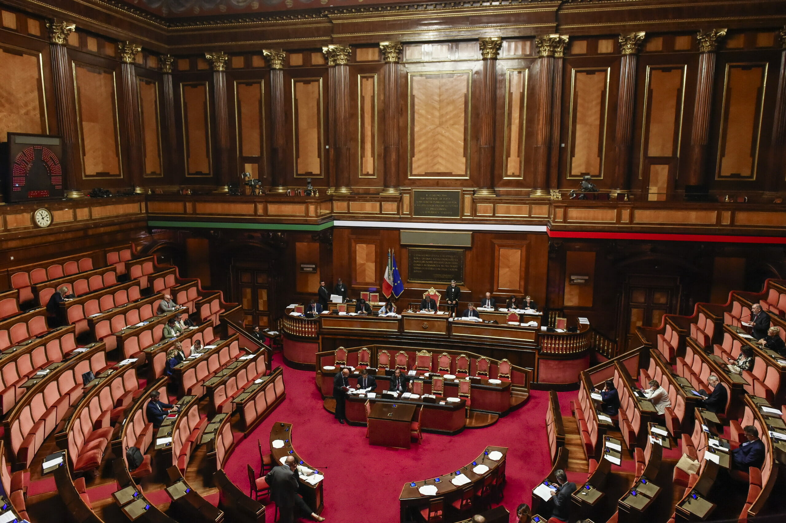 Quanti Senatori A Vita Può Nominare Il Presidente Della Repubblica Quanti sono i senatori a vita in carica e quanto guadagnano: circa 9